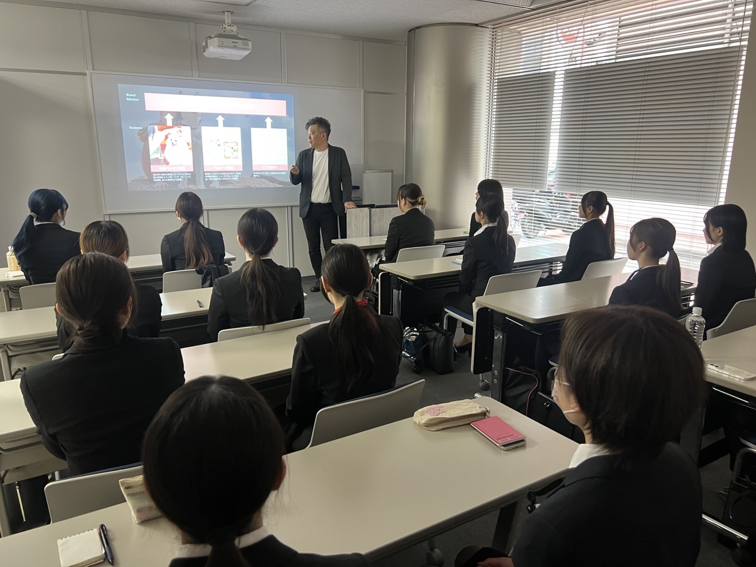 入社式 会場